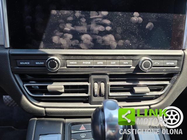 PORSCHE Macan Sport Chrono Pack