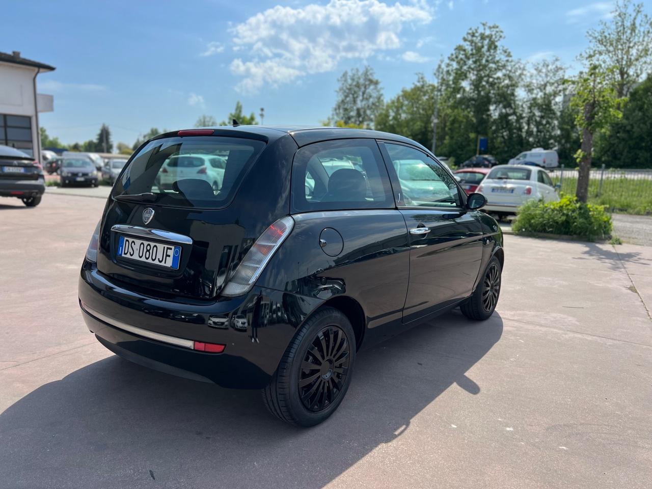 Lancia Ypsilon 1.2 Argento