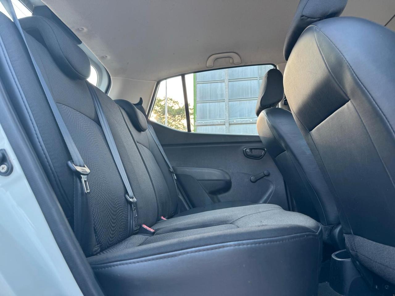 HYUNDAI - i10 - 1.1 12V Classic - NEOPATENTATI - FINANZIABILE