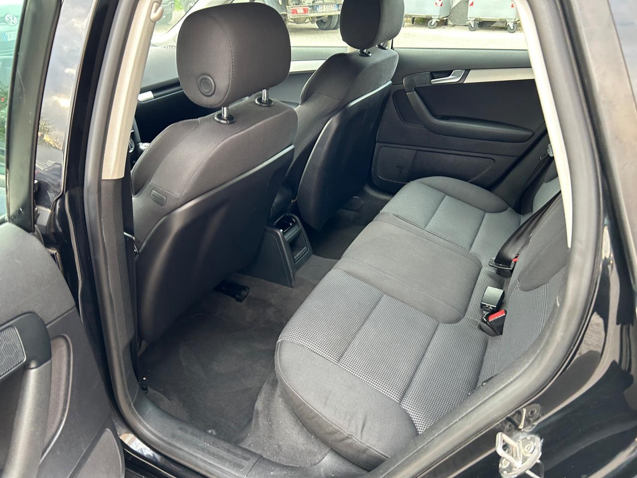 Audi A3 SPB 1.6 TDI 105 CV CR Ambiente Euro5