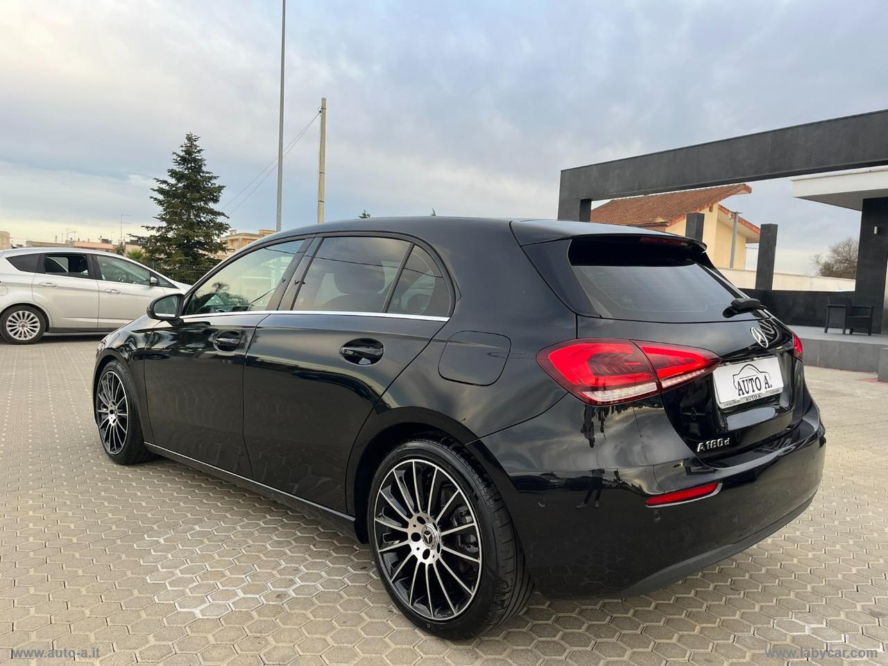 MERCEDES-BENZ A 180 d Automatic Business