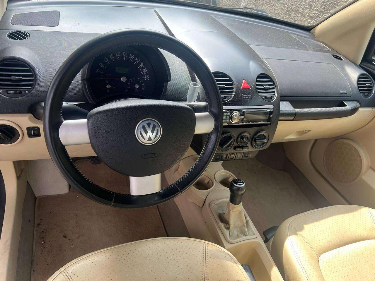 Volkswagen Maggiolino New Beetle Cabrio 1.6
