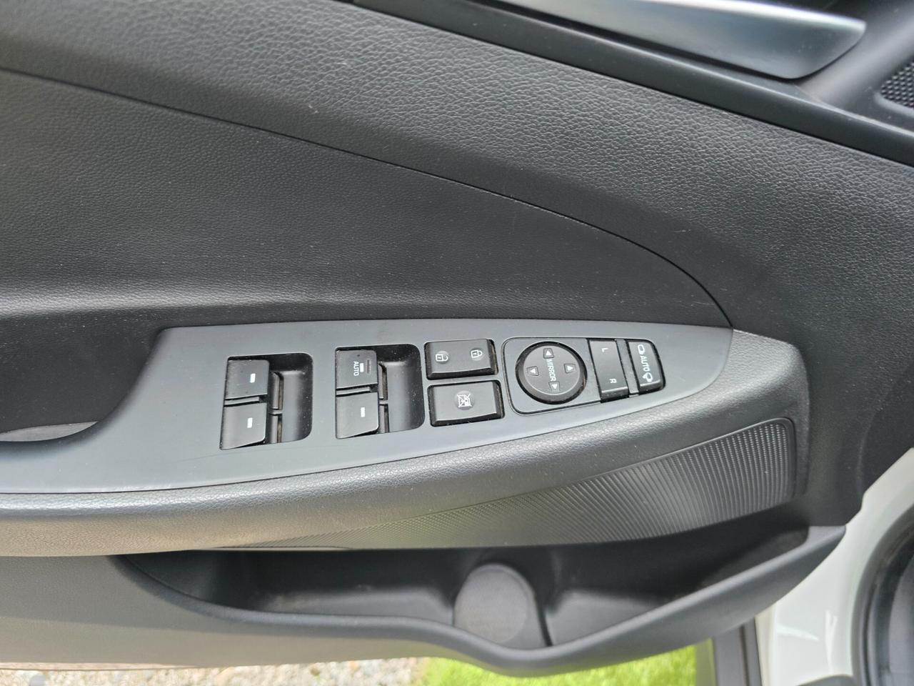 Hyundai Tucson 1.6BENZ 132CV euro6 -2016