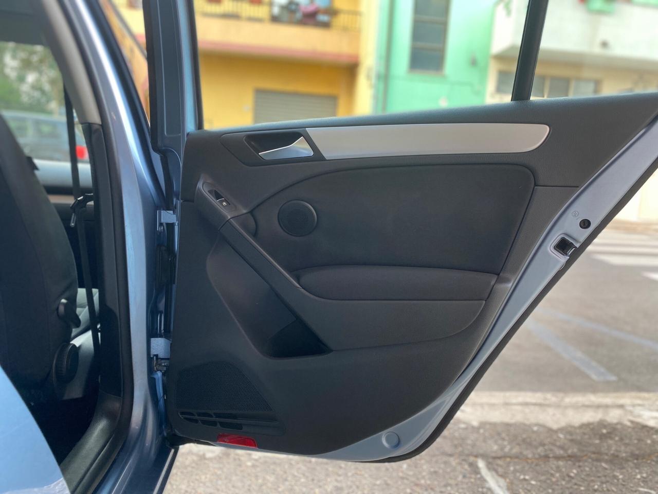 Volkswagen Golf 1.6 TDI DPF 5p. Highline