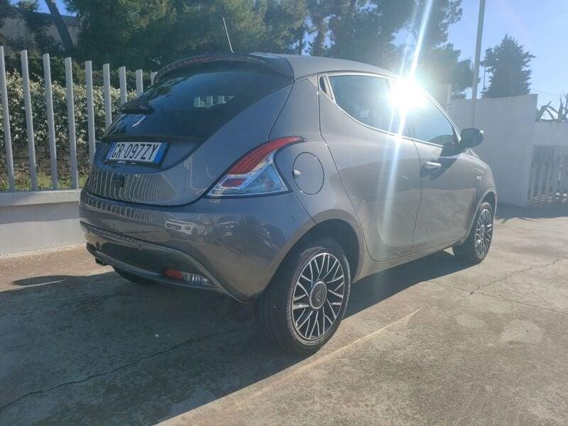 Lancia Ypsilon 3ª serie 1.0 FireFly 5 porte S&S Hybrid Platino