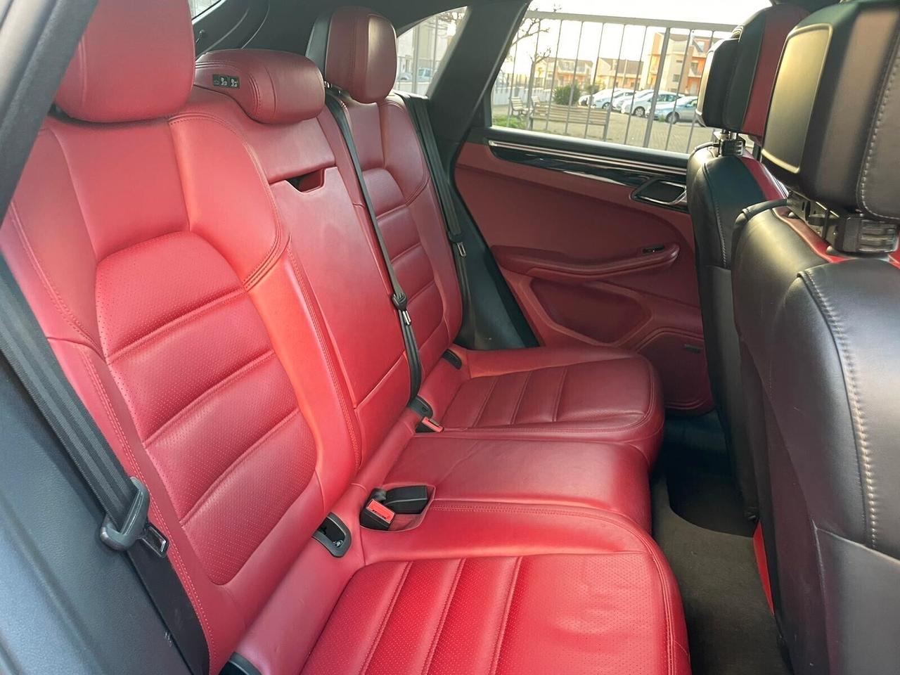 Porsche Macan 3.0 S Diesel , ALL. TURBO, INTERNI ROSSI, TETTO, FULL FULL