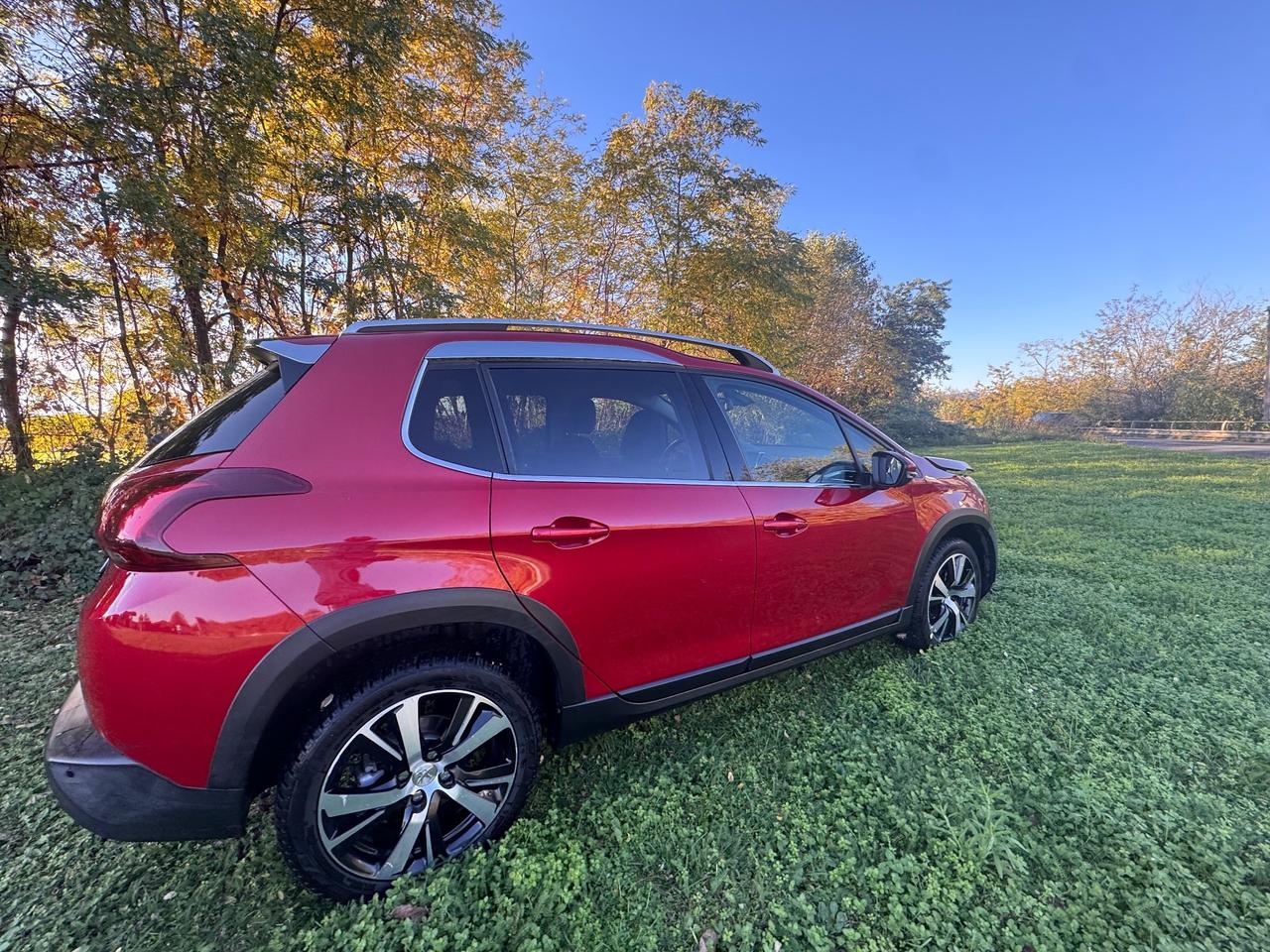 Peugeot 2008 1.6 d, cambio manuale, 140.000 km