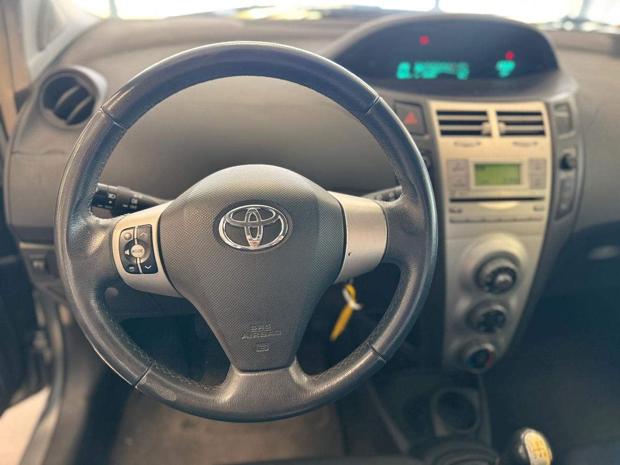 Toyota Yaris 1.0 3 porte Sol