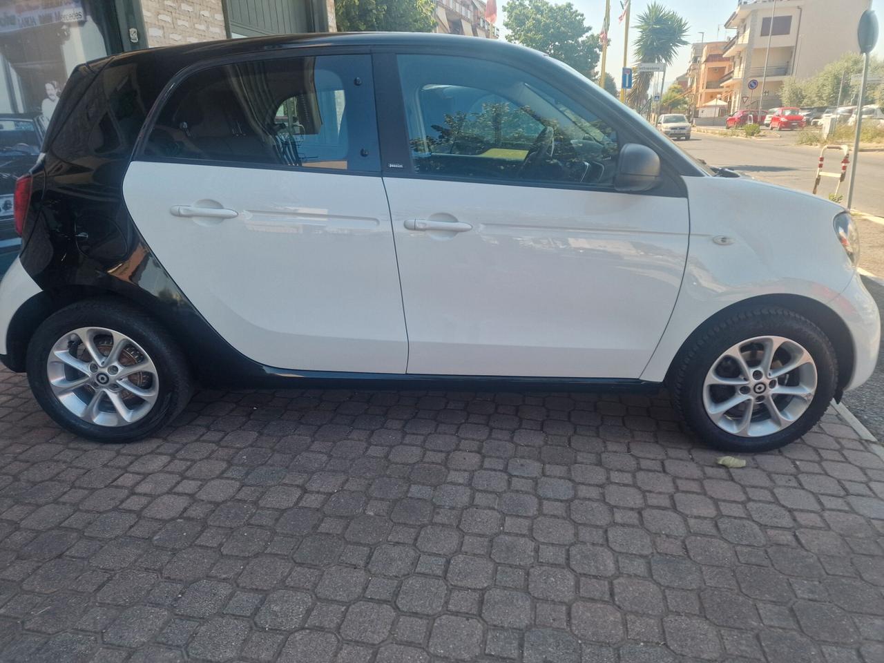 Smart ForFour 70 1.0 twinamic PASSION * LED + AUTOMATICA *