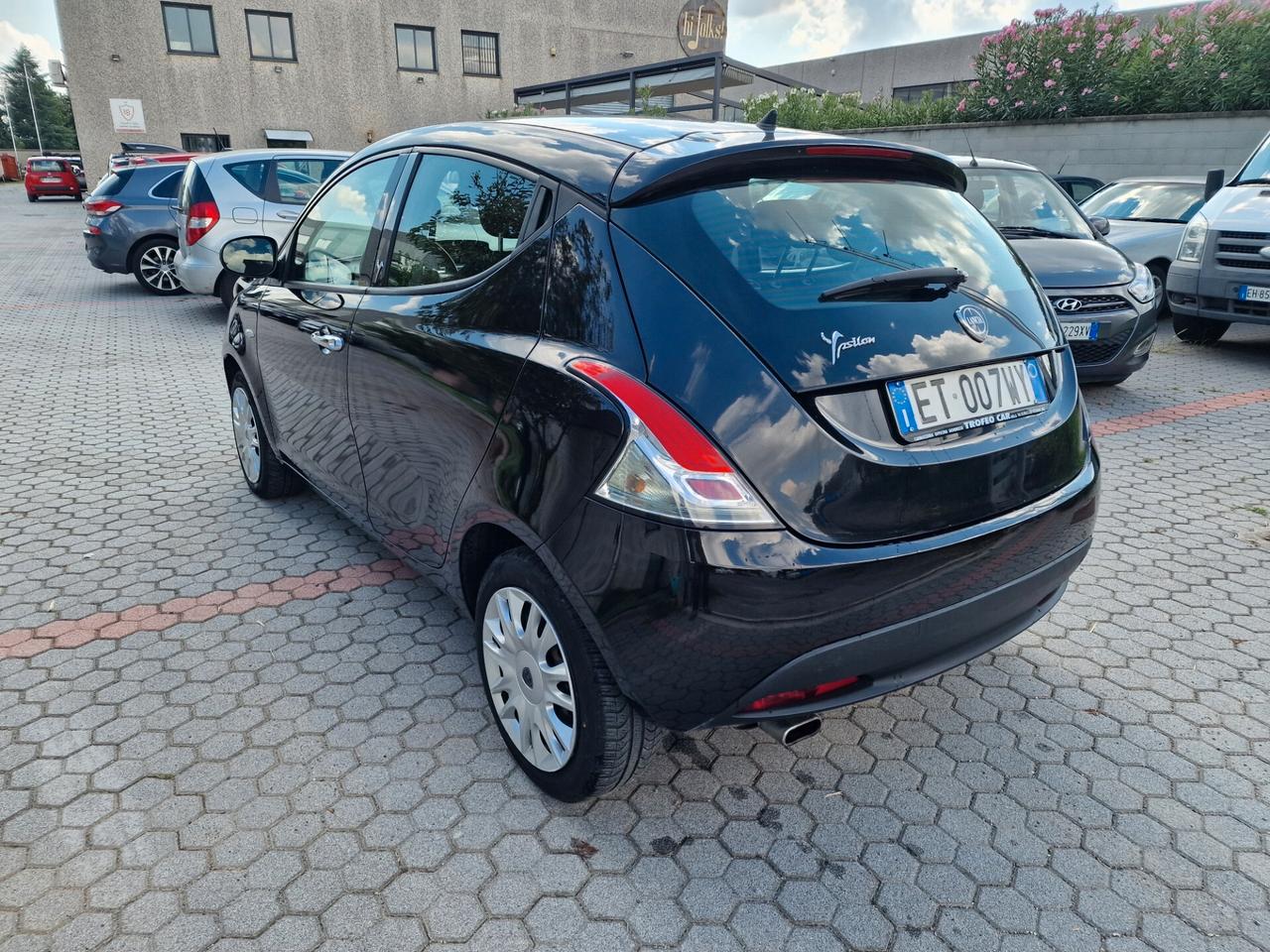 Lancia Ypsilon 1.2 69 CV 2014 neopatentati