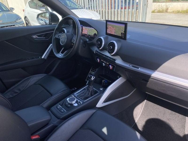 Audi Q2 S Line interno ed esterno 2.0 TDI 150CV s-tronic 35