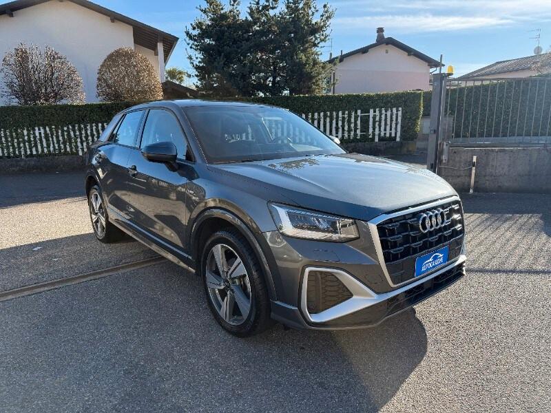 AUDI Q2 Q2 30 TDI Identity Black