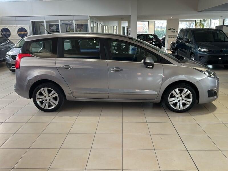 Peugeot 5008 1.6 8v HDi 115cv Allure FAP