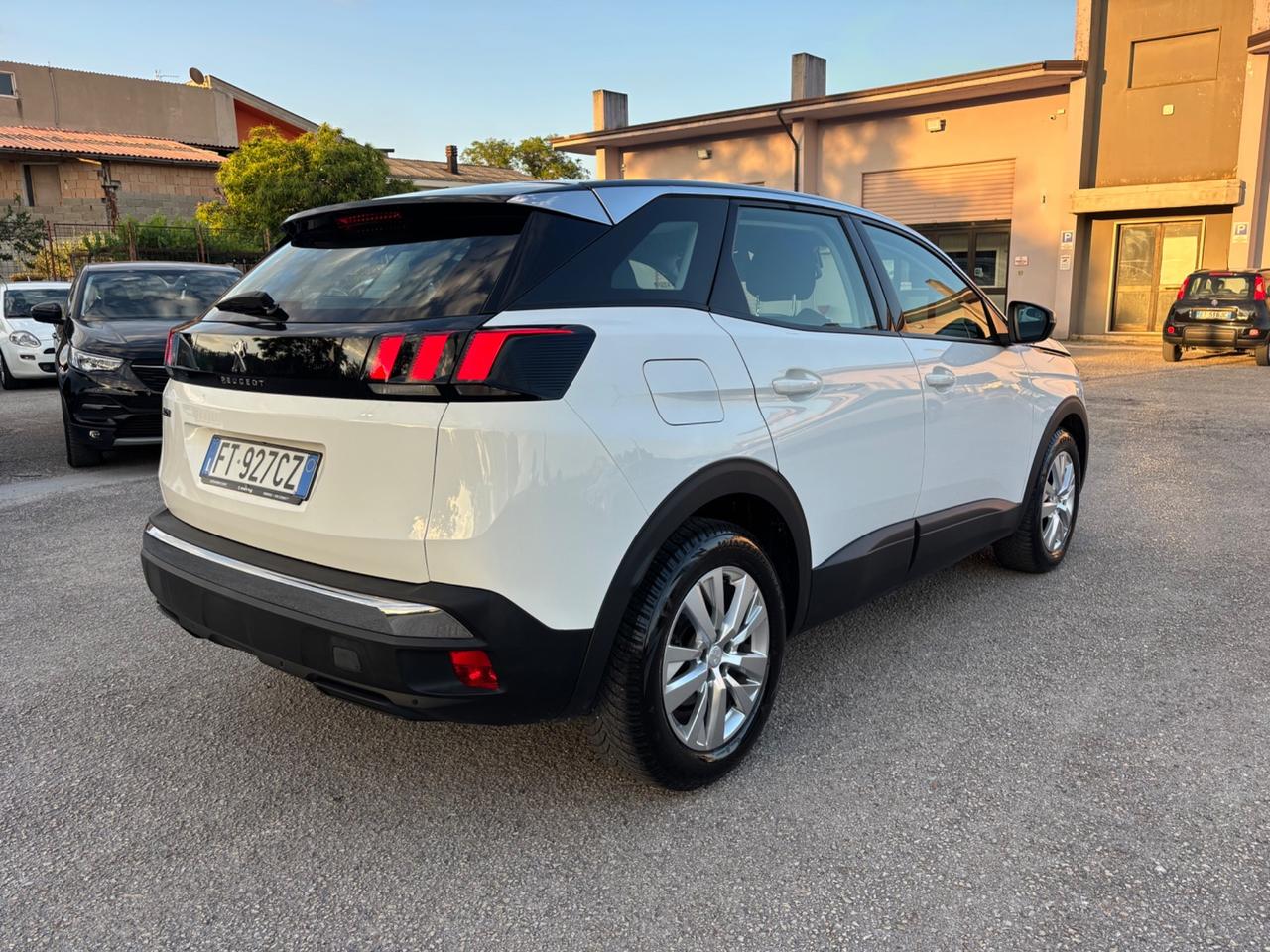 Peugeot 3008 BlueHDi 130 S&S EAT8 Business