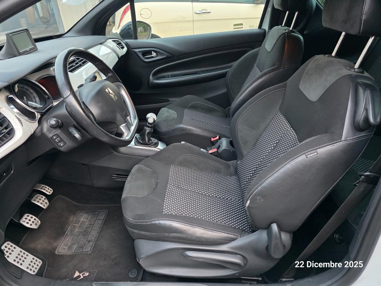 Ds DS3 3 1.6 THP 155 Just Black