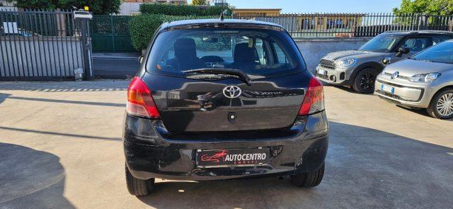 TOYOTA Yaris 1.0 5 porte Sol