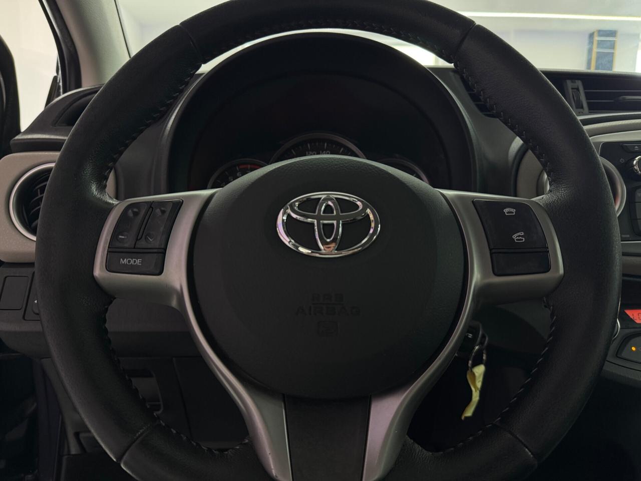 Toyota Yaris 1.0 Lounge Full Opt