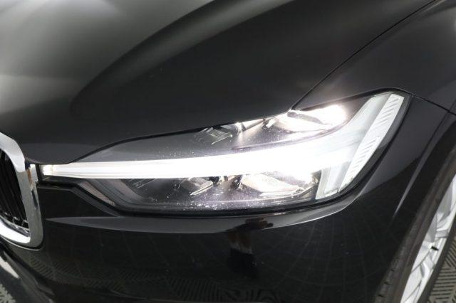 VOLVO XC60 XC60 B4 (d) automatico Momentum