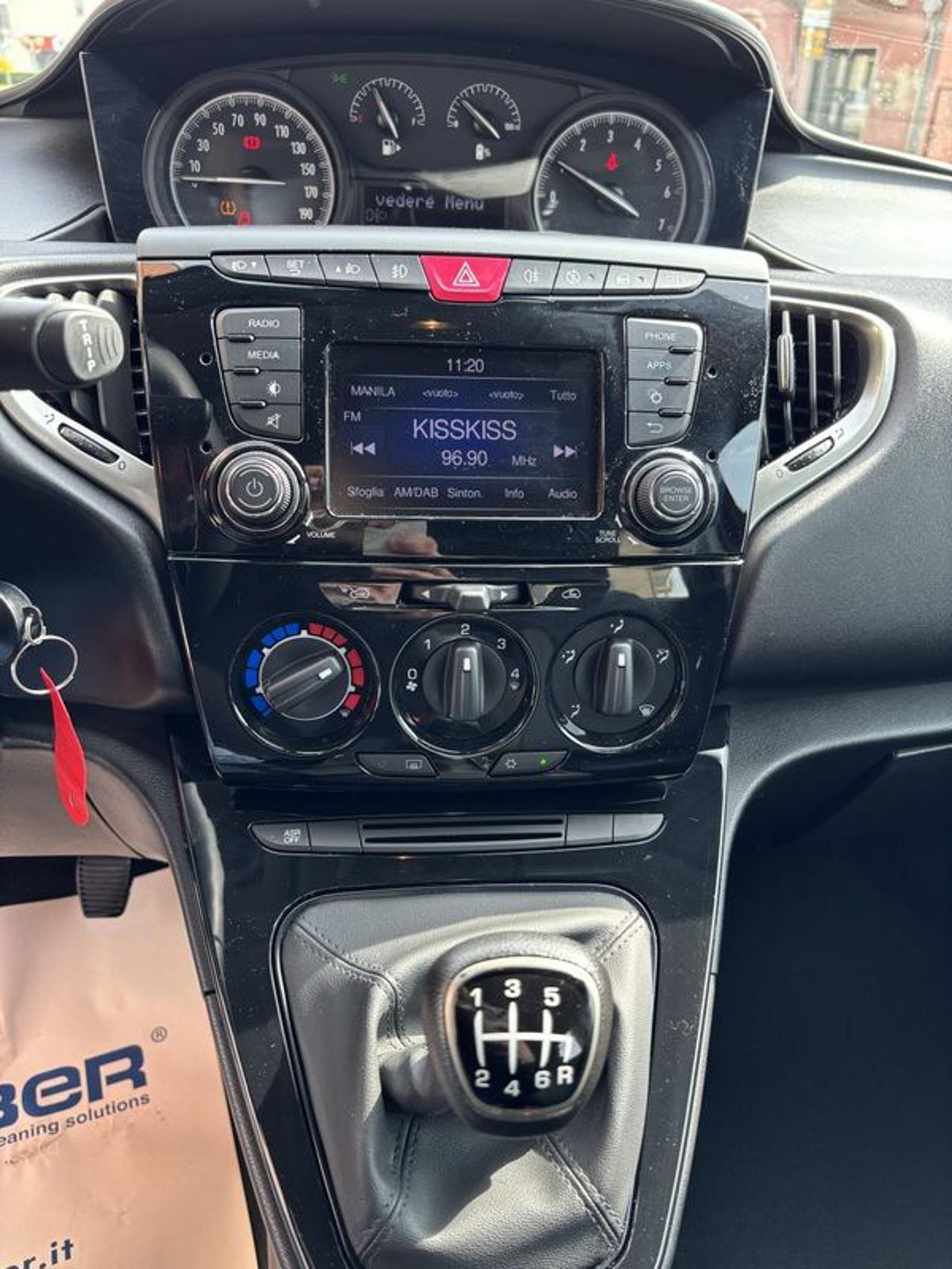 Lancia Ypsilon 1.0 FireFly 5 porte S&S Hybrid Ecochic Gold