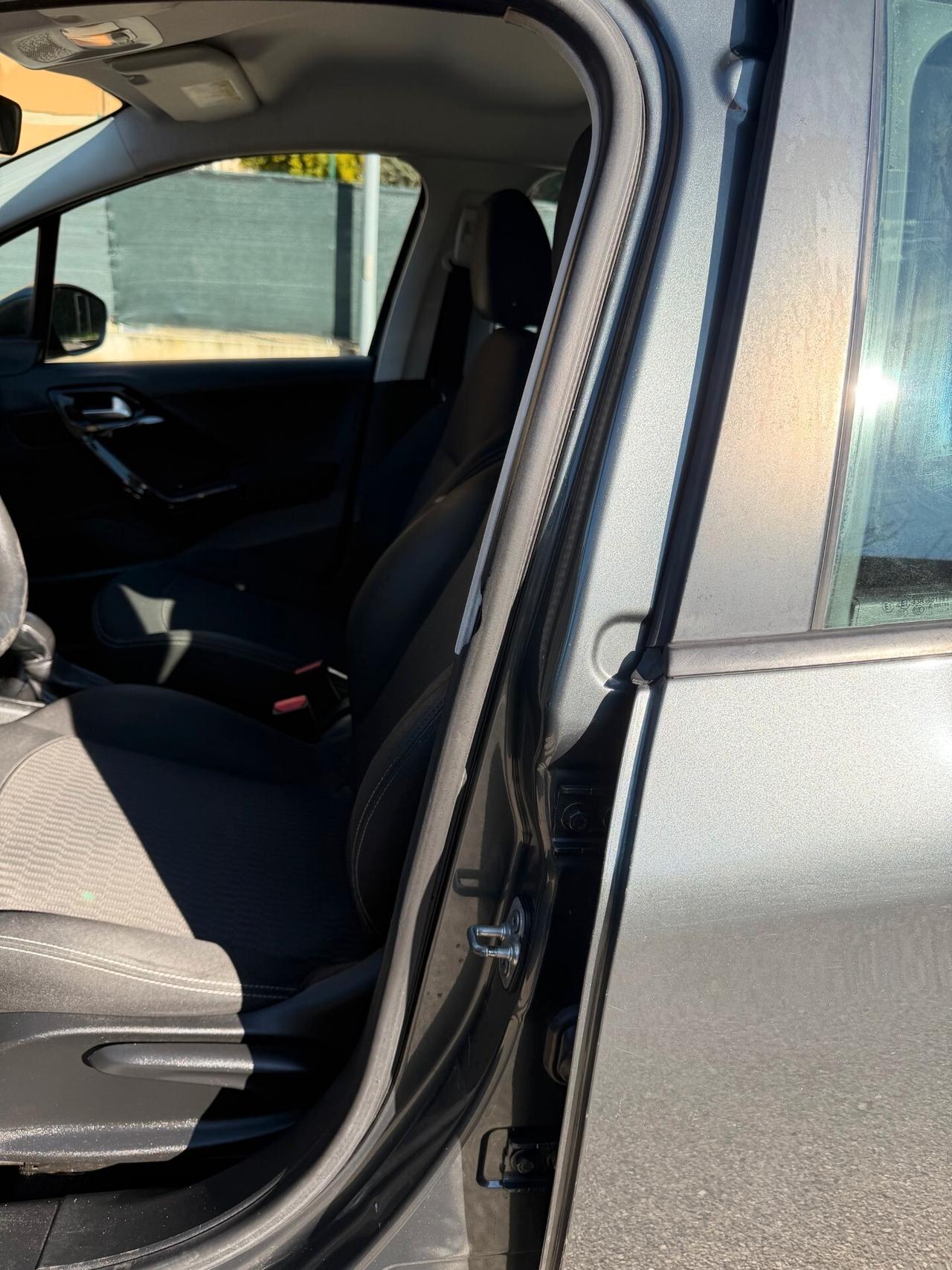 Peugeot 208 1.6 - NEOPATENTATI - 12 MESI DI GARANZIA -