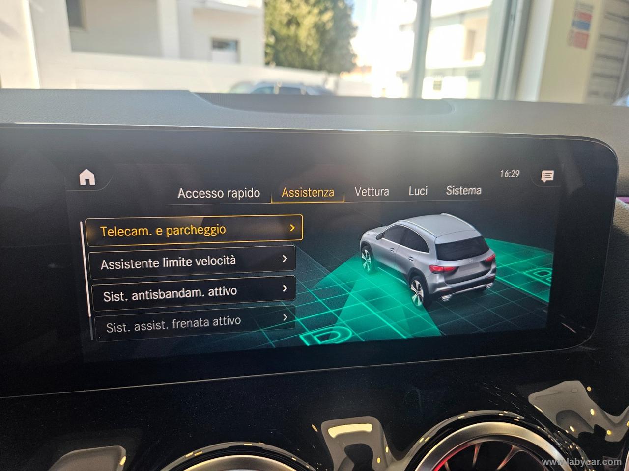 MERCEDES-BENZ GLA 200 d Automatic Premium