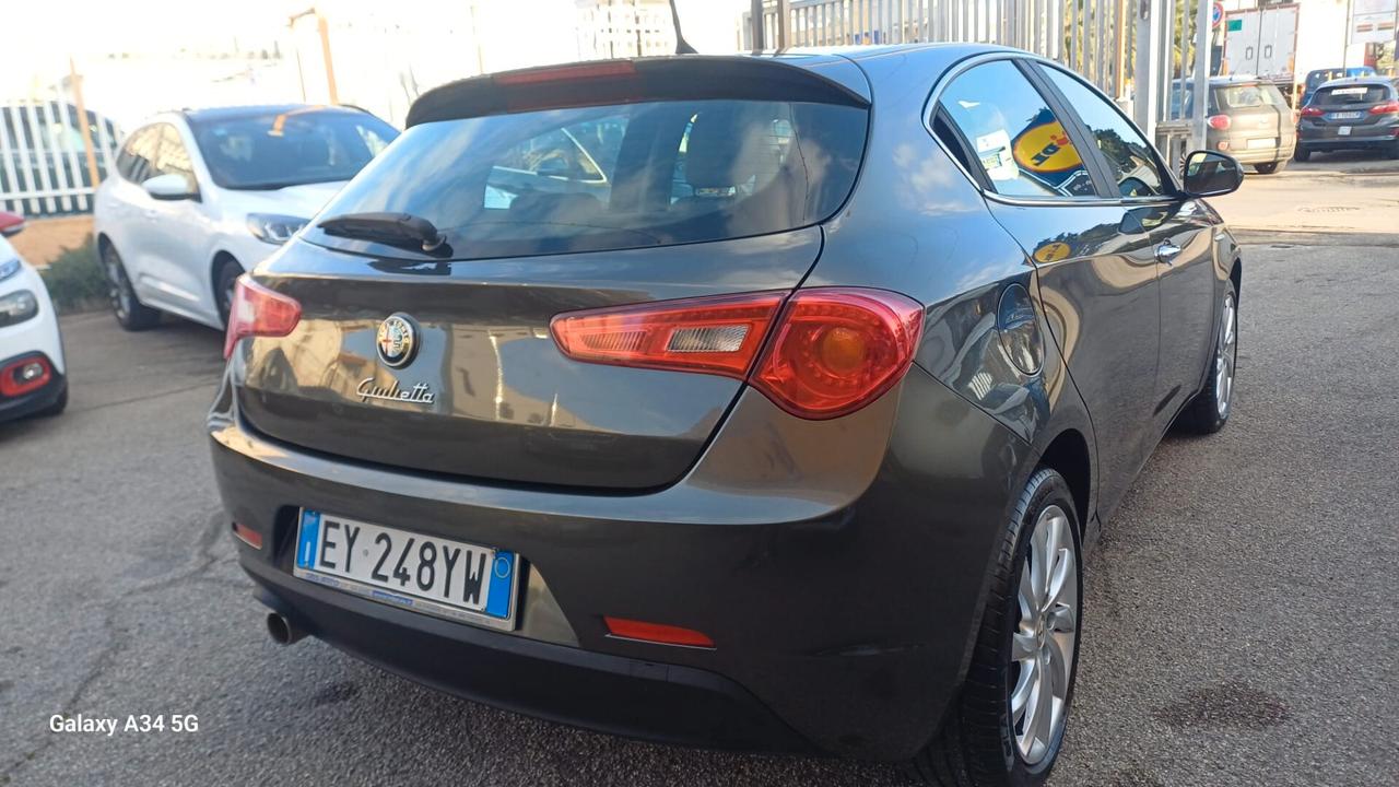 Alfa Romeo Giulietta 1.6 JTDm-2 105 CV Distinctive