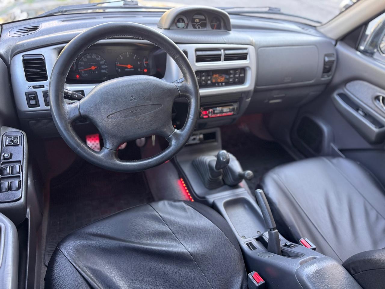 Mitsubishi L200 2.5 TD cat 4WD Club Cab Intense