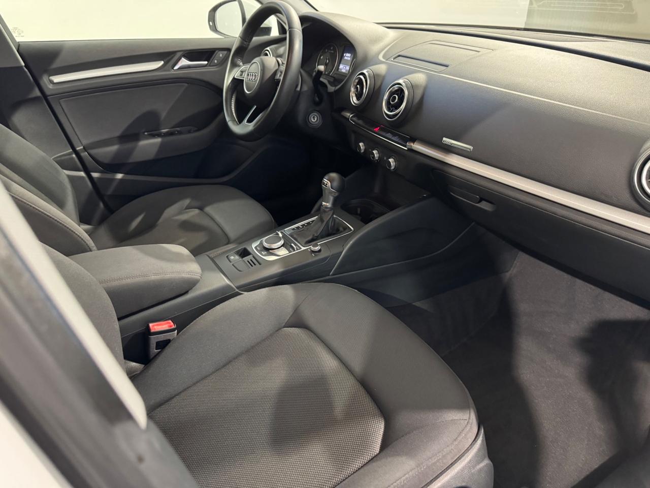 Audi A3 SPB 1.6 TDI 116 CV S tronic Business NEOPATENTATI!!