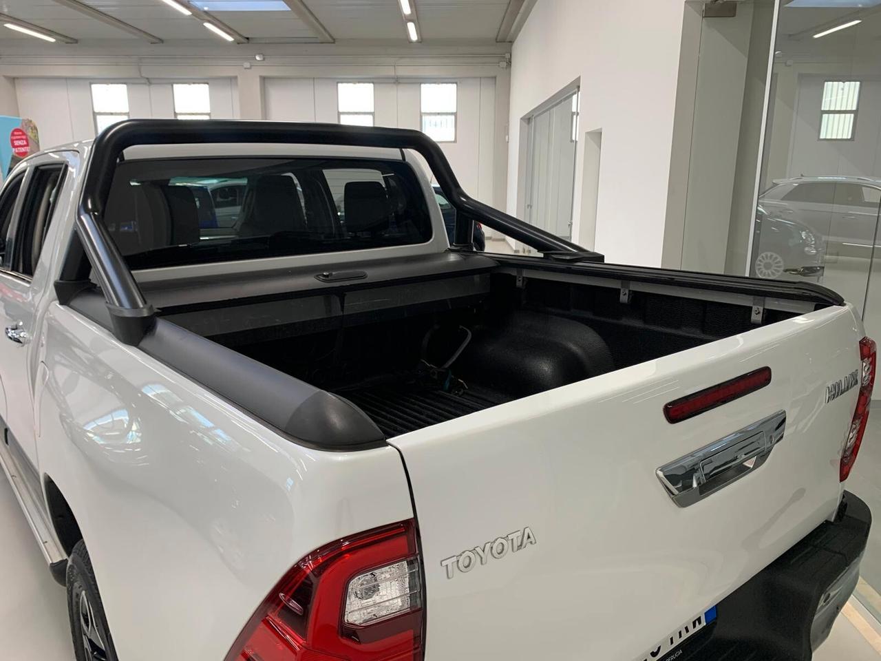 Toyota Hilux 2.8 D A/T 4WD 4 porte Double Cab Executive