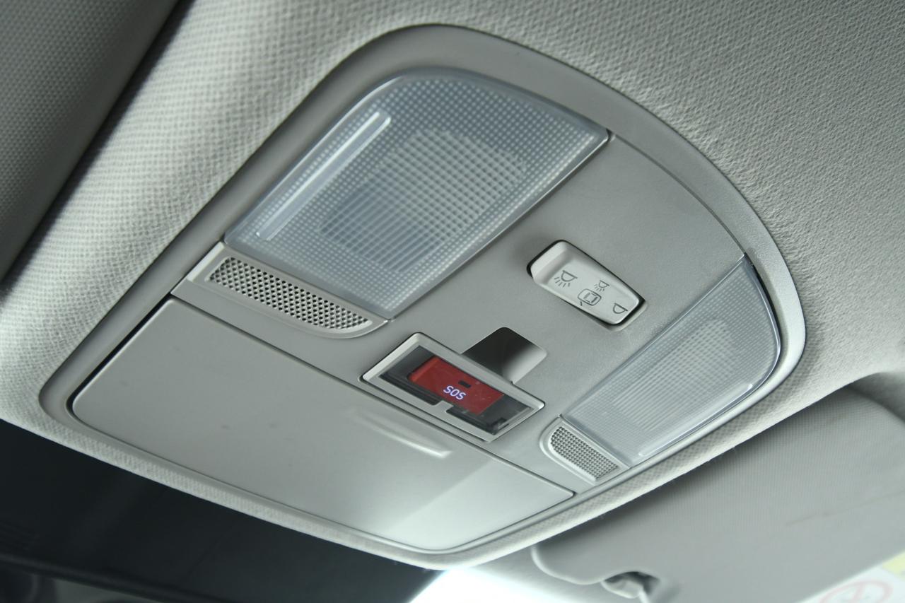 HYUNDAI Kona 64 kWh EV Xclass FULL LED+ACC+HEAD-UP+CAMERA+APP CONNECT