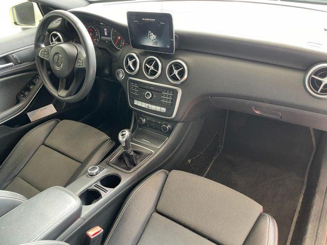 MERCEDES-BENZ A 180 d Premium *AMG PACK*