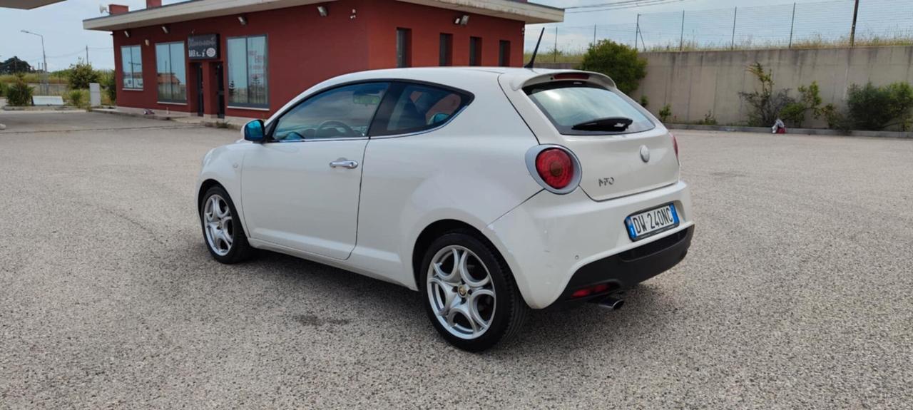 Alfa Romeo MiTo 1.3 JTDm 16V 90 CV Distinctive Sport Pack