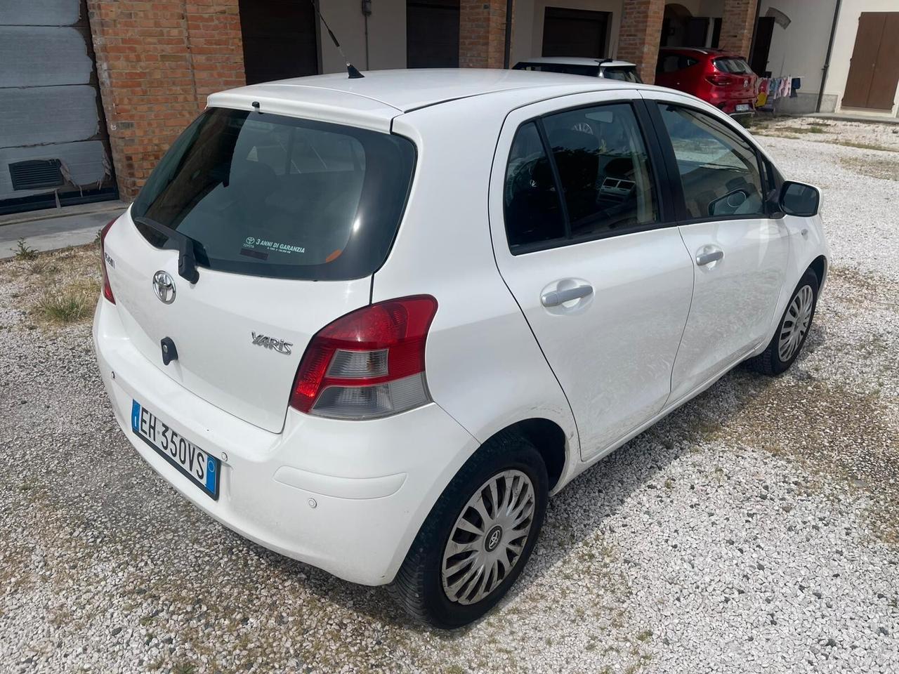 Toyota Yaris 1.0 5 porte Sol