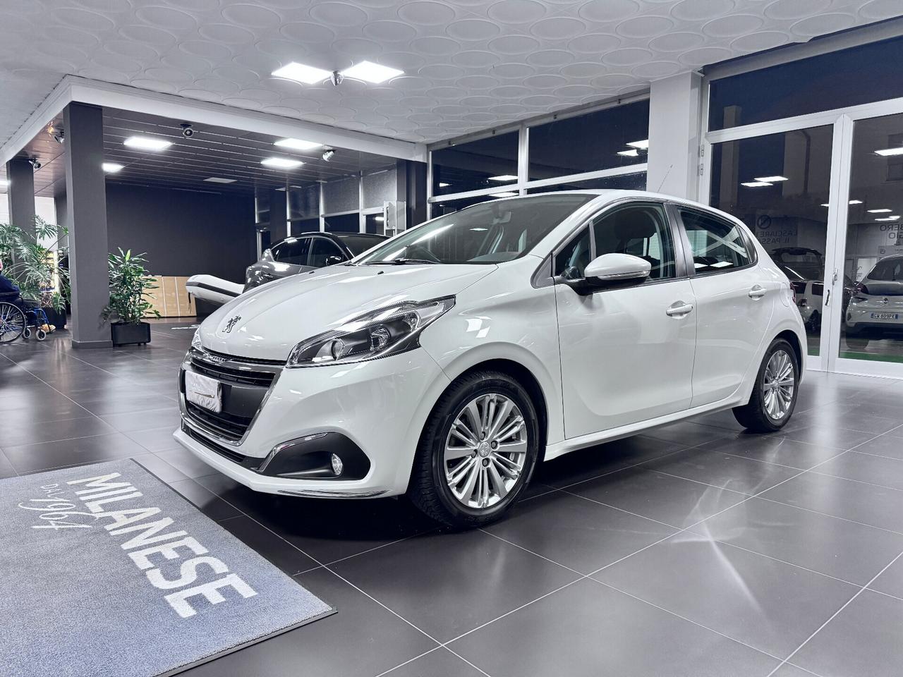 Peugeot 208 PureTech 82 3 porte Allure