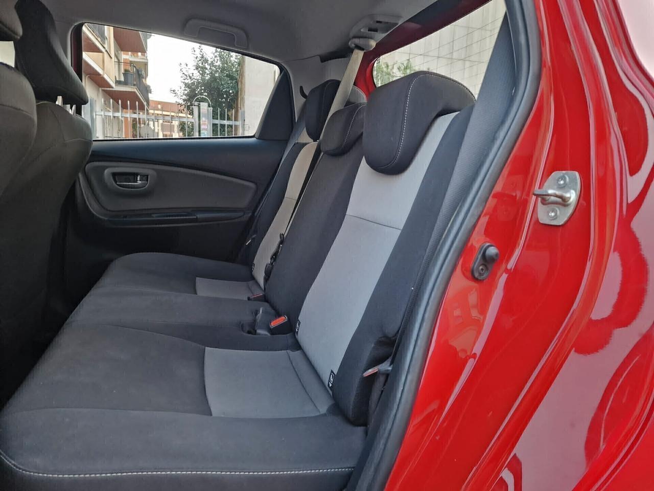 Toyota Yaris 1.5 Hybrid 5 porte Ok neopatentati