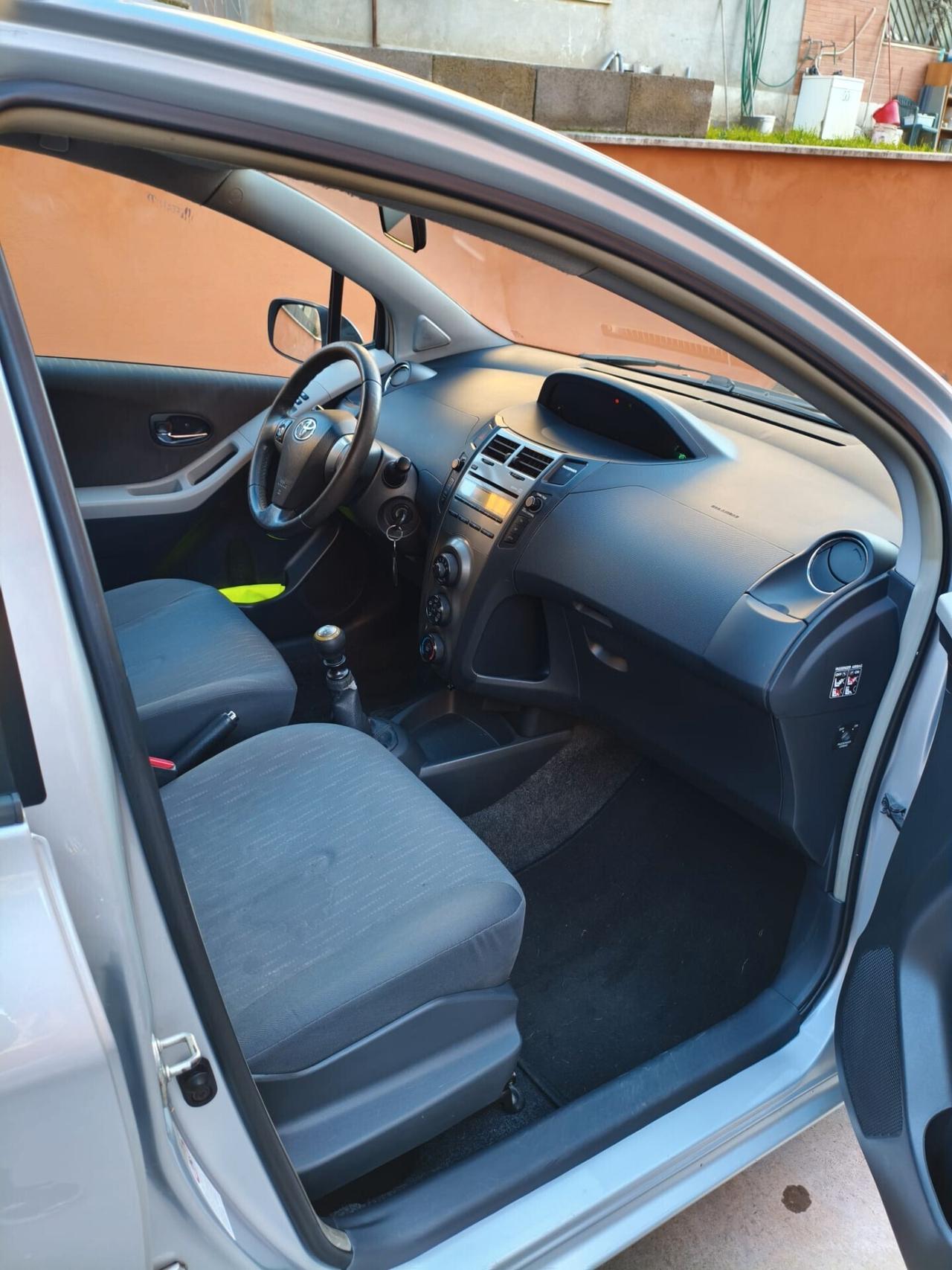 Toyota Yaris 1.3 - 5 porte