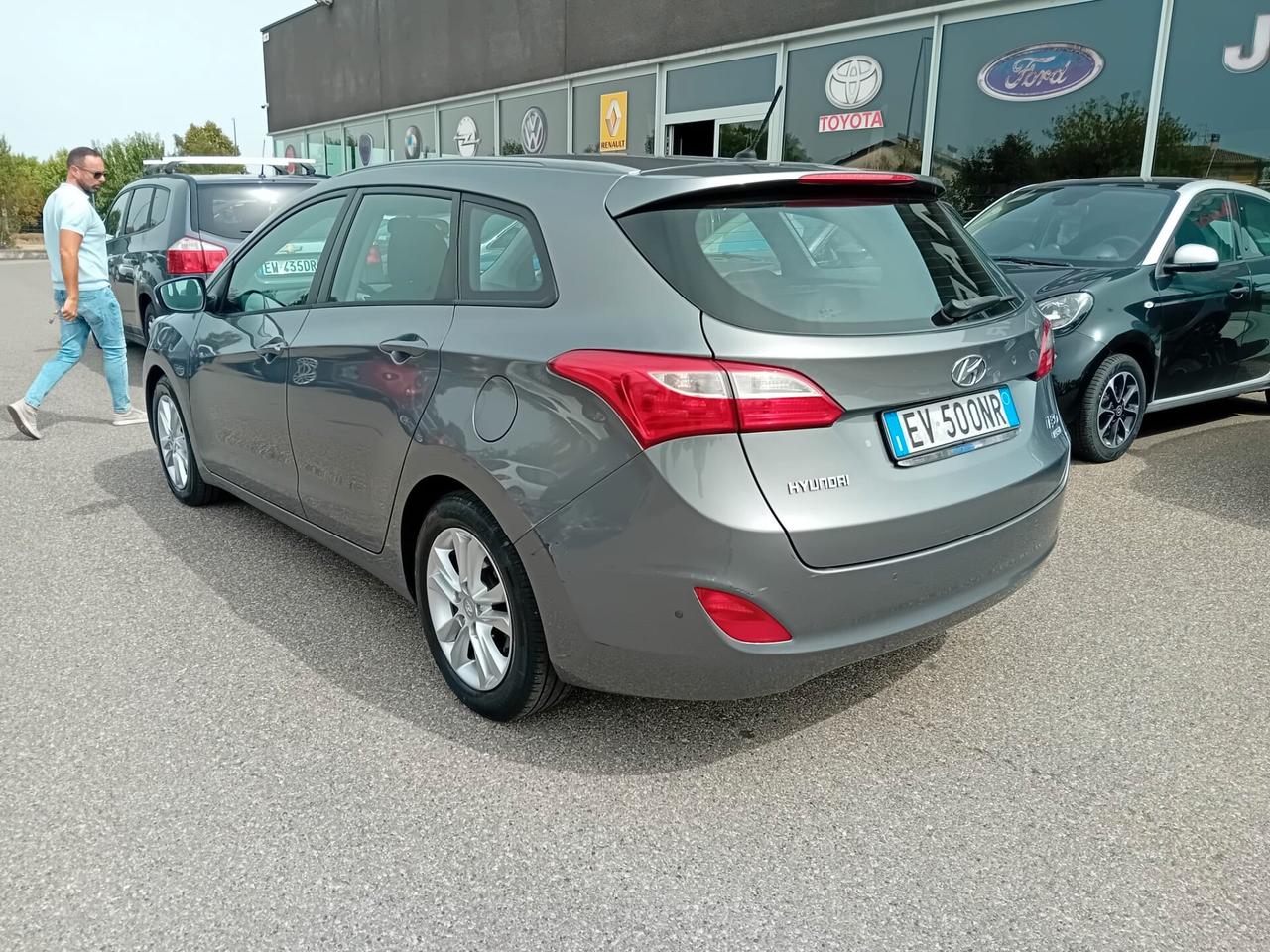 Hyundai i30 Wagon 1.6 crdi Comfort 110cv SERVICE HYUNDAI