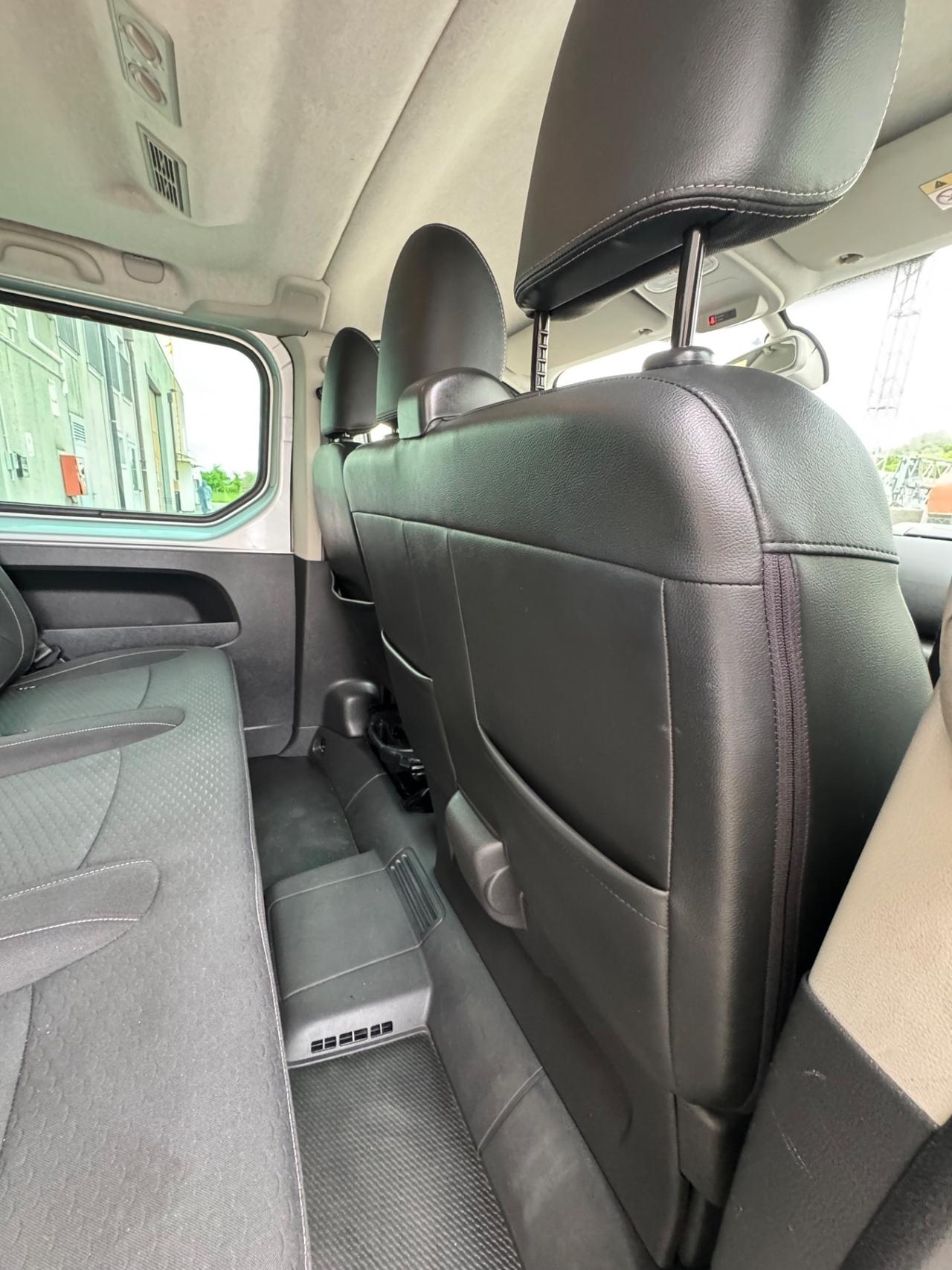 Opel Vivaro 9 posti