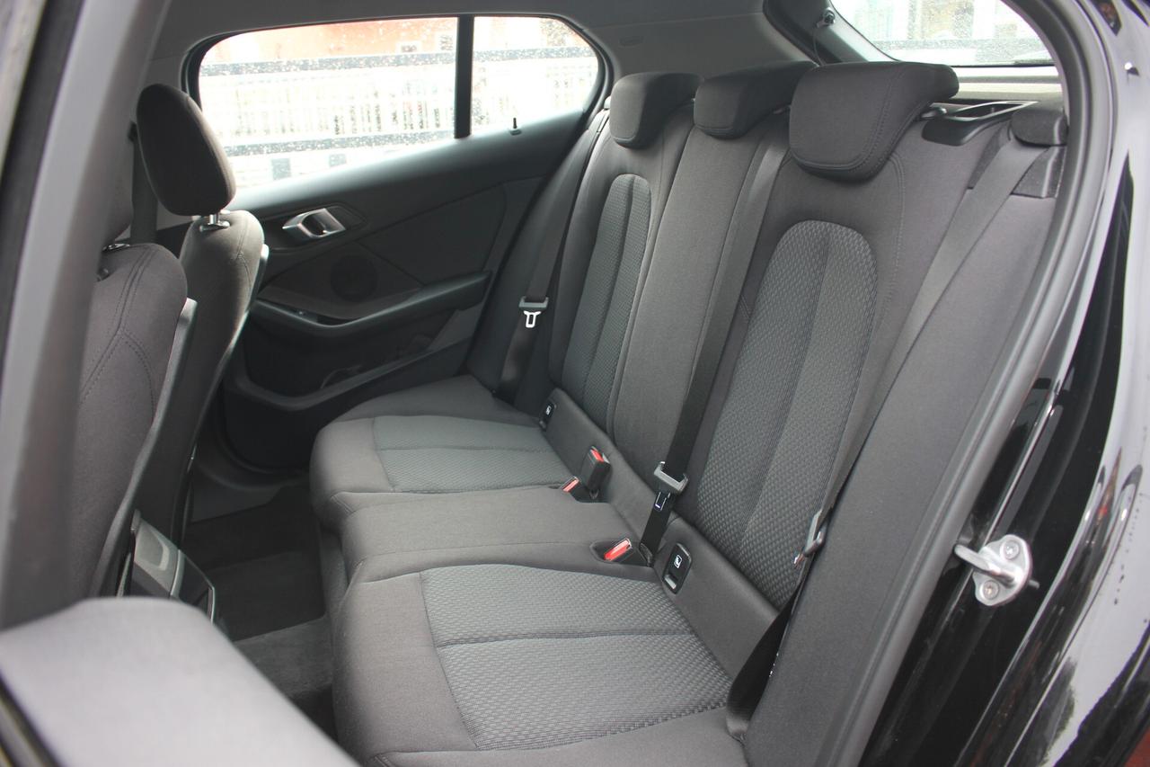 Bmw 116d*PREZZO VERO*automatica-navi-apple-android