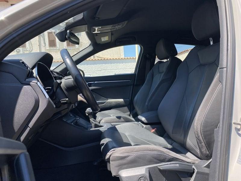Audi Q3 SPB S Line interno ed esterno 2.0 TDI 200CV S-Tronic quattro 40