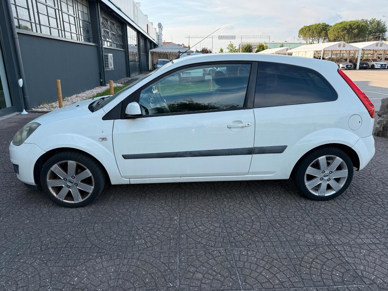 Ford Fiesta 1.4 16V 3p. Titanium