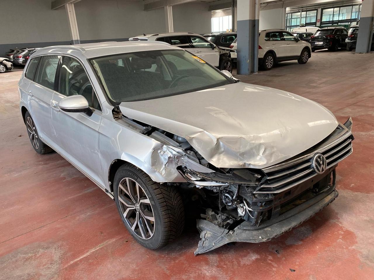 Volkswagen Passat Variant 2.0 tdi 150cv dsg START INCIDENTATA