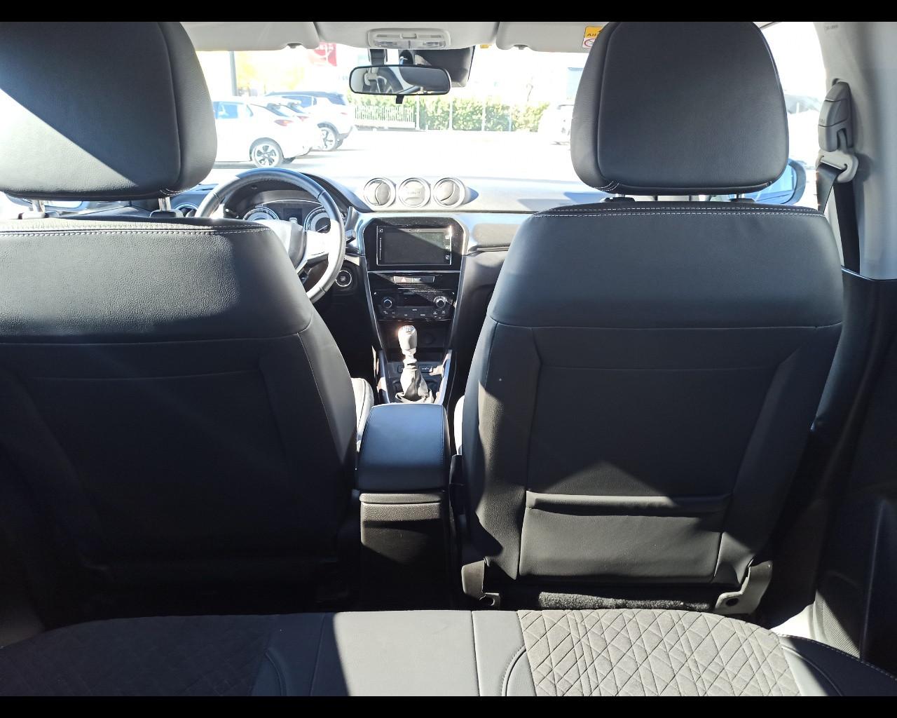 SUZUKI Vitara (2015) - Vitara 1.4 Hybrid Top