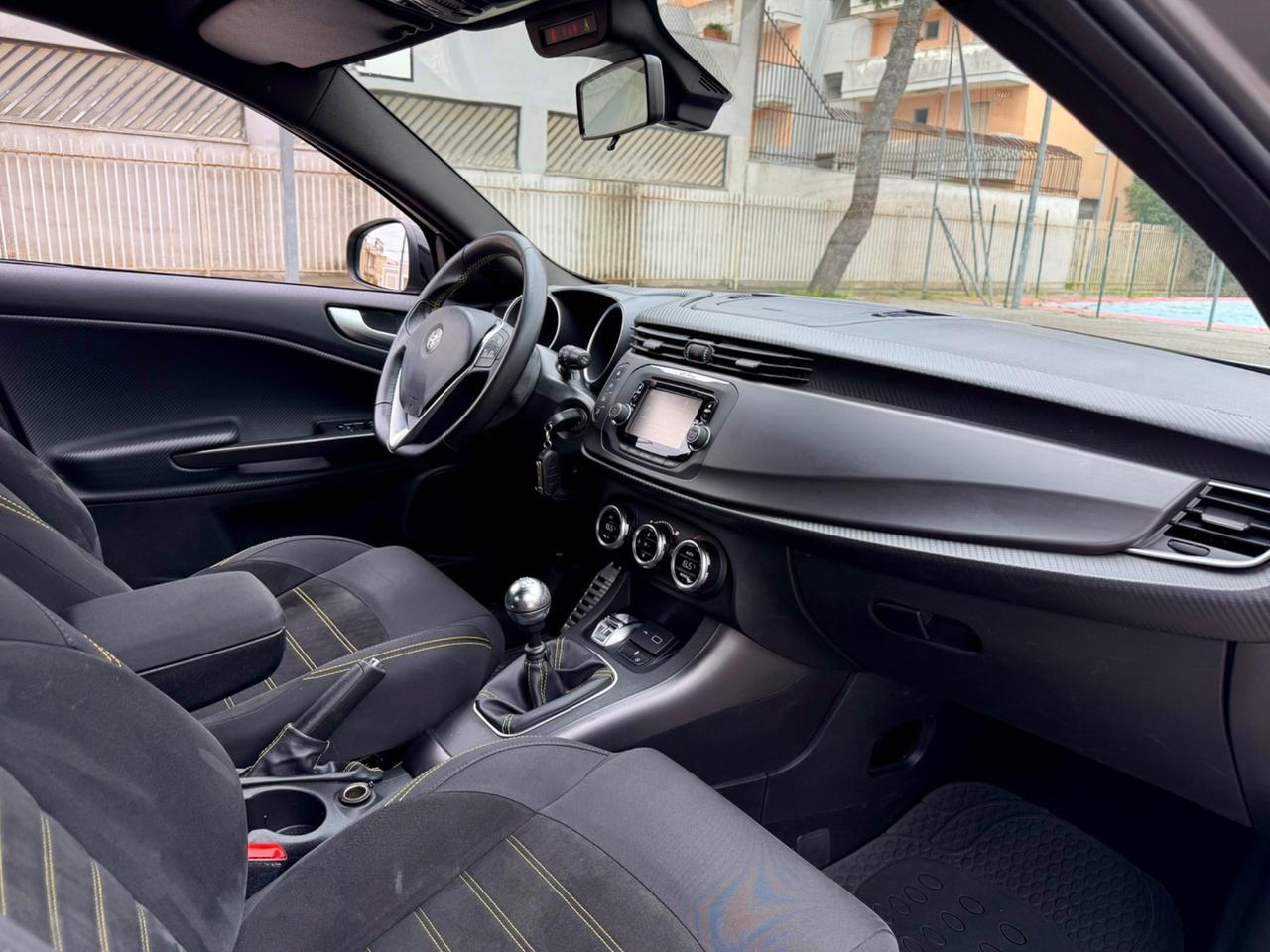 Alfa Romeo Giulietta Sport Carbon look