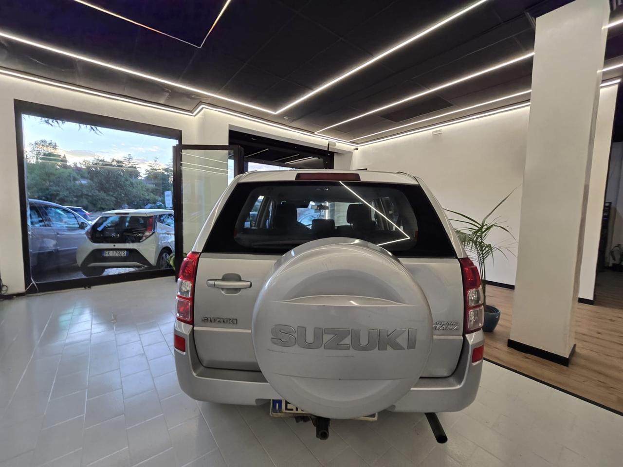 Suzuki Grand Vitara 2.0 16V 5 gpl