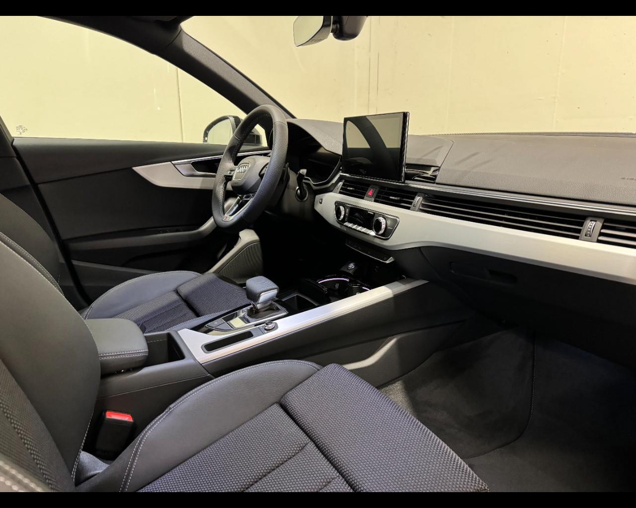 AUDI A4 35 TDI S-TRONIC S-LINE