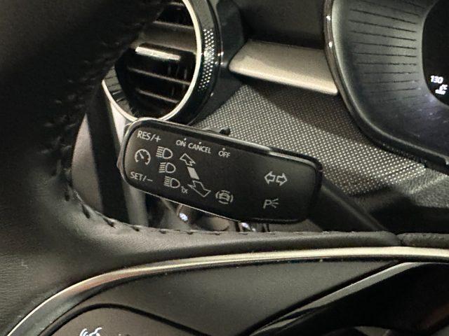 SKODA Fabia 1.0 TSI 95 CV Young Edition