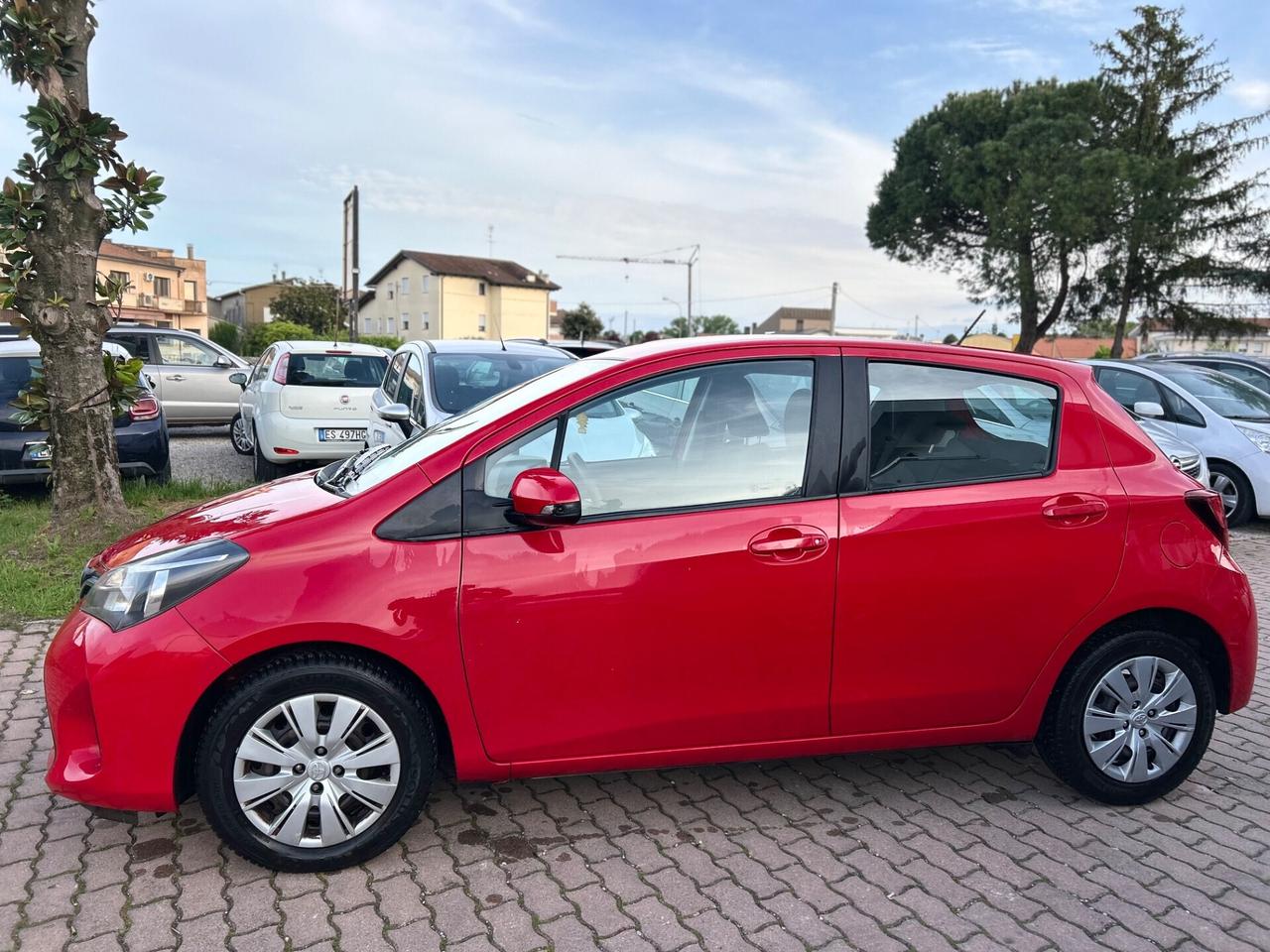 Toyota Yaris 1.0 5 porte Lounge