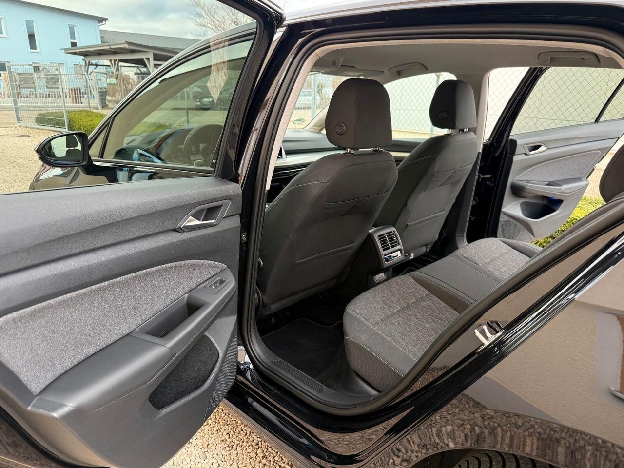Volkswagen Golf VIII 2.0TDi Move LED*ACC*NAVI