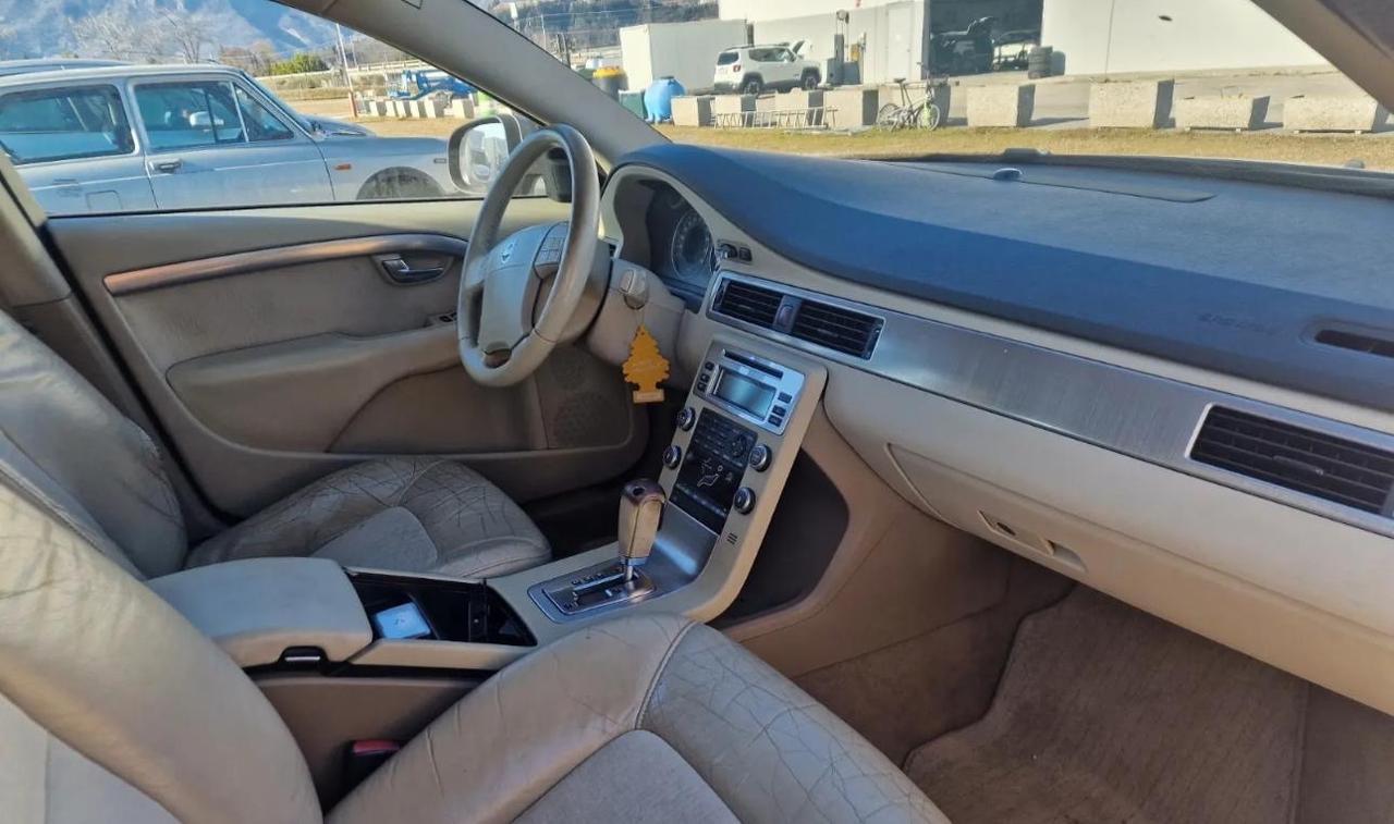 Volvo V70 2.4 D5 Summum